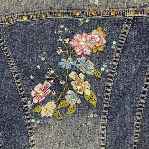 ZCO Vintage Floral Embroidered Denim Jacket - Blue - Medium - Picture 8 of 16
